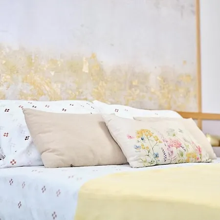 Ruiz Zorrilla - By Wehomes アパート *